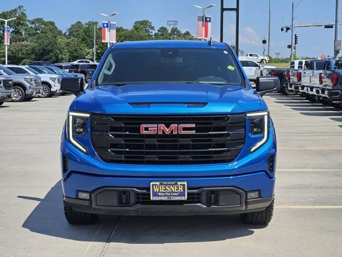 Used 2022 GMC Sierra 1500 Elevation RWD image 2