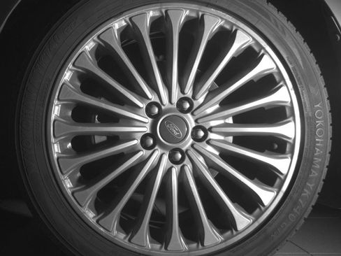 Used 2016 Ford Fusion Titanium FWD image 9