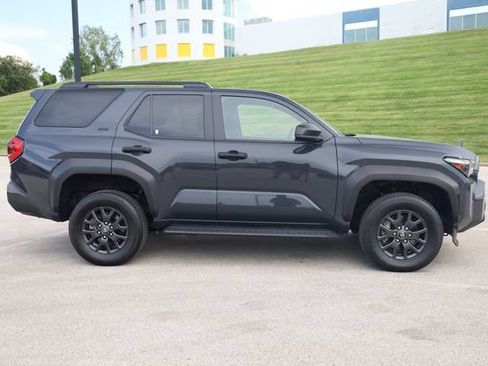 Used 2025 Toyota 4Runner SR5 AWD/4WD image 3