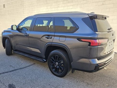 Used 2024 Toyota Sequoia Limited image 3