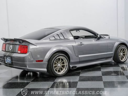 Used 2006 Ford Mustang GT image 11