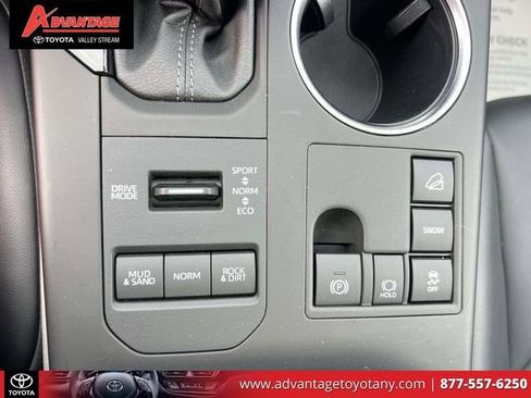 Certified 2024 Toyota Highlander XLE AWD/4WD image 35