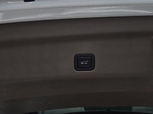 Used 2023 GMC Yukon Denali AWD/4WD image 28