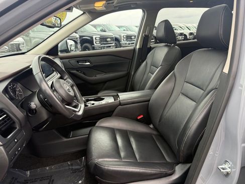 Used 2023 Nissan Rogue SL image 6