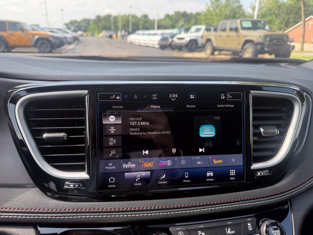 New 2027 Chrysler Pacifica Select FWD image 24