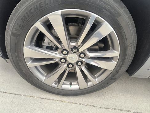 Certified 2023 Cadillac XT6 Premium Luxury FWD image 6