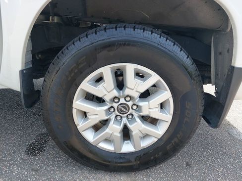 Used 2022 Nissan Frontier SV image 34
