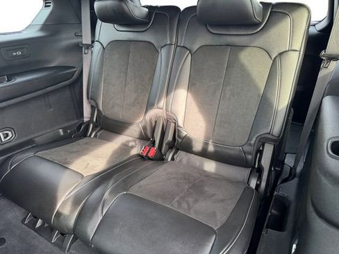 Certified 2023 Jeep Grand Cherokee L Laredo AWD/4WD image 17