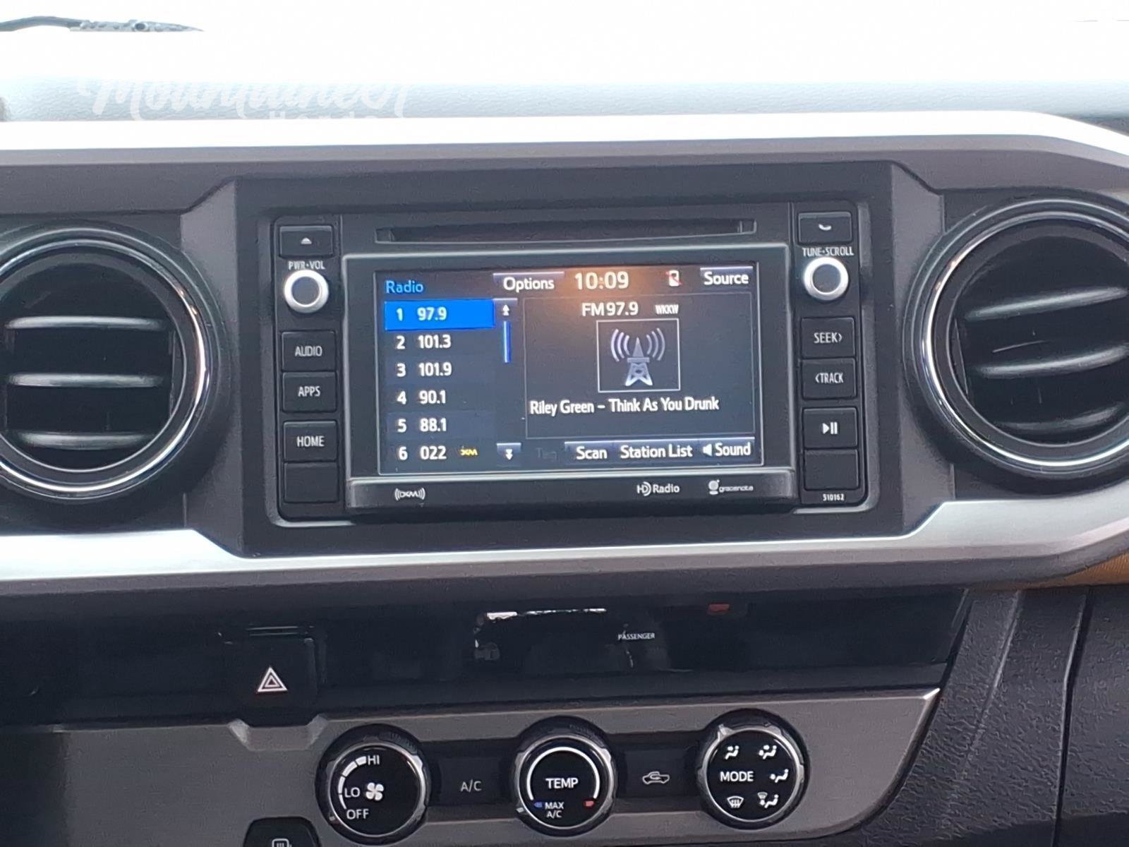 Used 2016 Toyota Tacoma SR5 RWD image 27