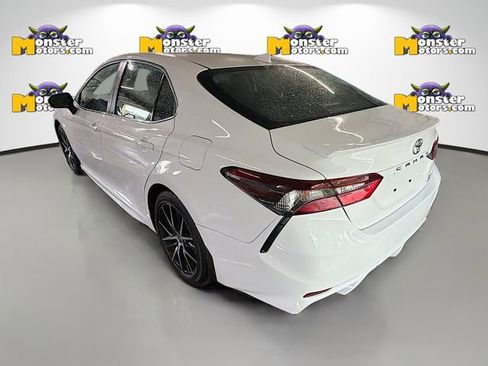 Used 2022 Toyota Camry SE AWD/4WD image 6