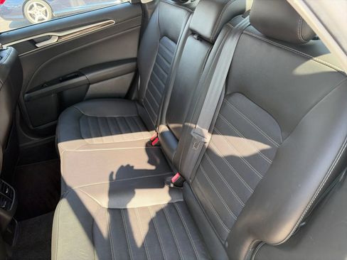 Used 2014 Ford Fusion SE w/ Equipment Group 202A FWD image 13