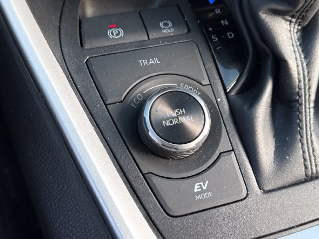 Certified 2025 Toyota RAV4 XLE w/ Convenience Package AWD/4WD image 40