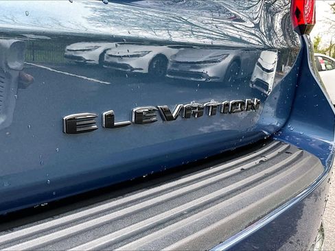 Used 2025 GMC Yukon Elevation image 9