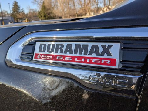 Used 2022 GMC Sierra 3500 Denali w/ Denali Black Diamond Edition image 39