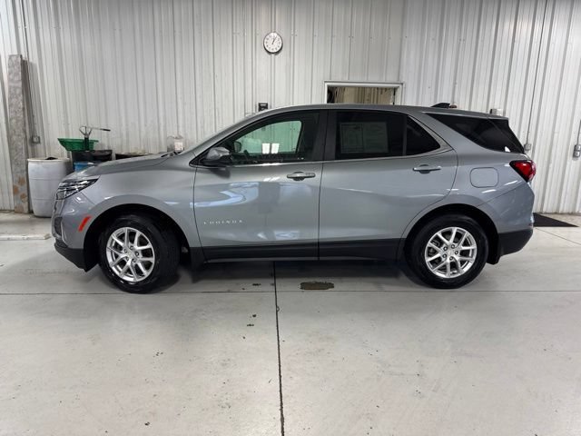 Used 2024 Chevrolet Equinox LT AWD/4WD image 2