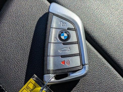 Used 2019 BMW 530e w/ Convenience Package image 24