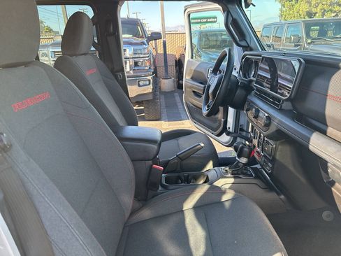 Used 2024 Jeep Wrangler Unlimited Rubicon AWD/4WD image 21