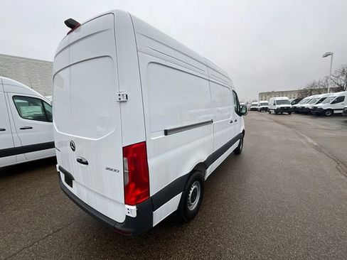 New 2024 Mercedes-Benz Sprinter 2500 w/ Acoustic Package image 7