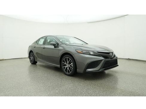 Used 2023 Toyota Camry SE image 30