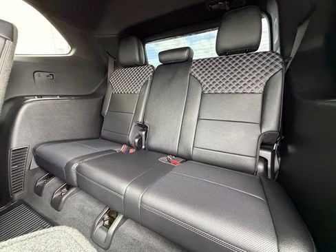 Used 2025 GMC Acadia Denali w/ LPO, All-Weather Package AWD/4WD image 22