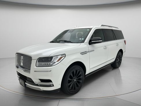 Used 2020 Lincoln Navigator Reserve w/ Luxury Package AWD/4WD image 3