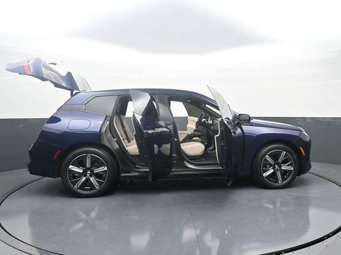 Used 2026 BMW iX xDrive45 w/ Premium Package AWD/4WD image 43