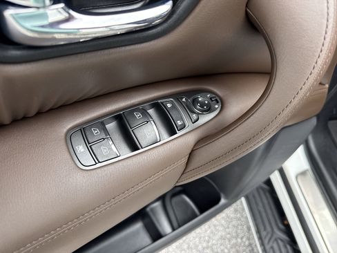 Used 2023 Nissan Armada Platinum w/ Captain's Chairs Package image 18