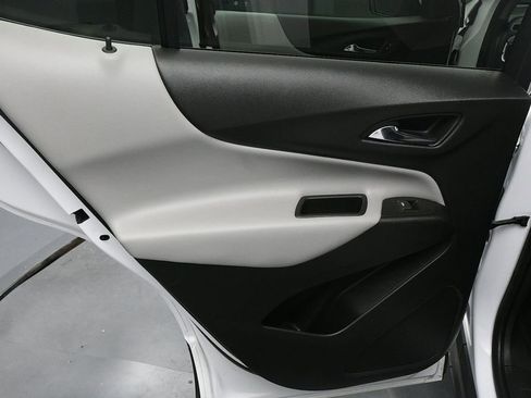 Used 2023 Chevrolet Equinox LT w/ Driver Convenience Package image 19