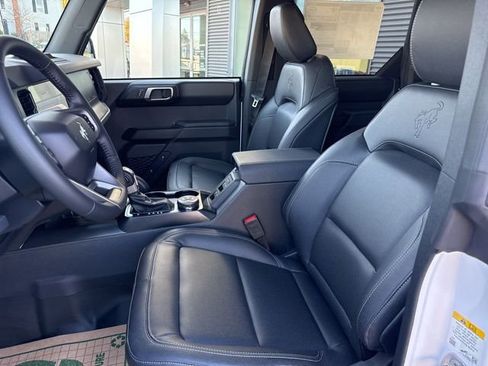 New 2025 Ford Bronco Badlands w/ Black Appearance Package AWD/4WD image 16