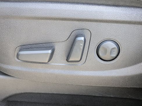 Certified 2022 Kia Telluride EX w/ EX Premium Package FWD image 17