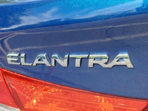 Used 2013 Hyundai Elantra GLS w/ Preferred Pkg FWD image 30
