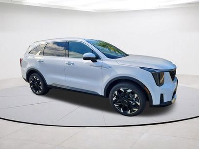 Certified 2025 Kia Sorento EX w/ Panoramic Sunroof Package