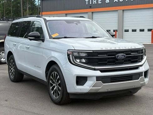 Used 2025 Ford Expedition Platinum AWD/4WD image 7