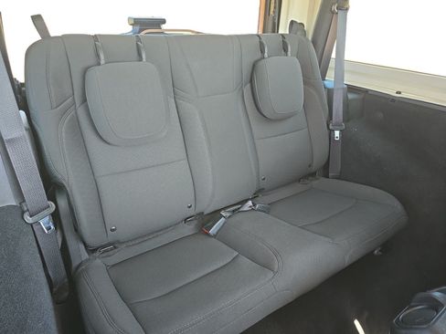 Used 2022 Jeep Wrangler Sport AWD/4WD image 18