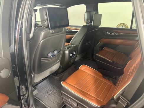 Used 2024 GMC Yukon Denali Ultimate AWD/4WD image 11