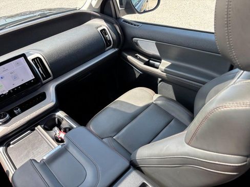 Used 2025 Ford Expedition Active AWD/4WD image 17