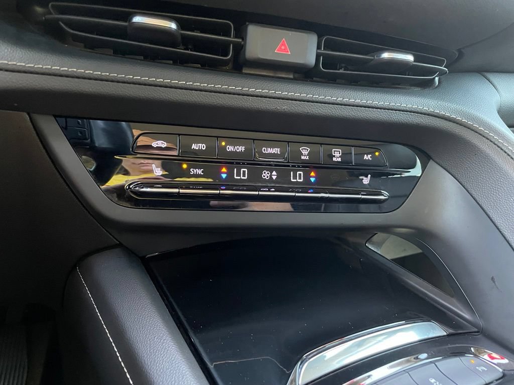 Used 2023 Buick Envision Essence FWD image 21