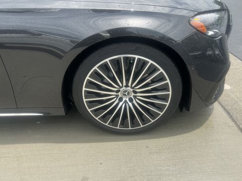 Used 2025 Mercedes-Benz E 350 Sedan image 13