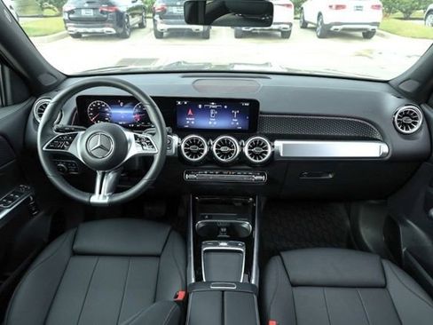 Used 2024 Mercedes-Benz GLB 250 image 14