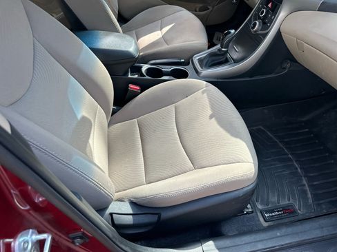 Used 2016 Hyundai Elantra SE FWD image 9
