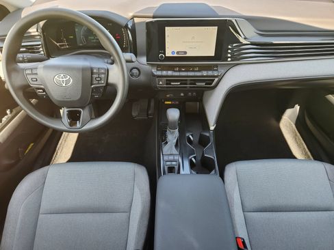 Used 2025 Toyota Camry LE w/ Convenience Package FWD image 29