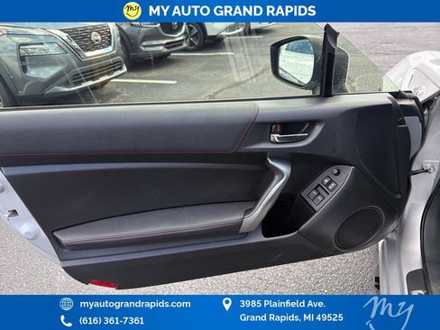 Used 2013 Scion FR-S RWD image 10