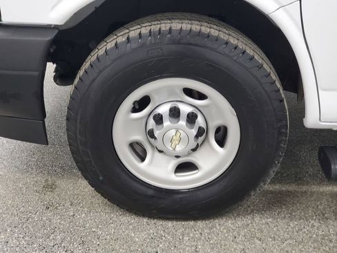 Used 2022 Chevrolet Express 3500 LS image 8