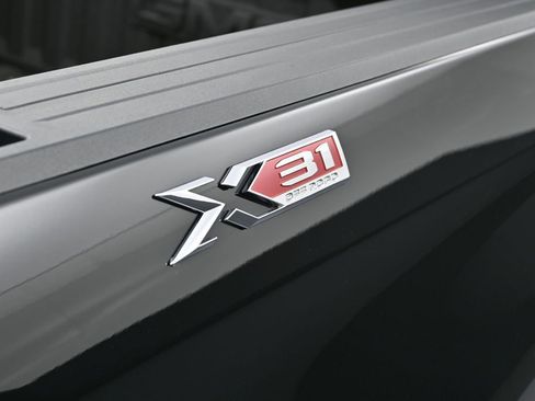 Used 2025 GMC Sierra 1500 SLT w/ SLT Premium Plus Package AWD/4WD image 10