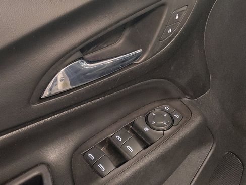 Used 2020 Chevrolet Equinox LT image 27