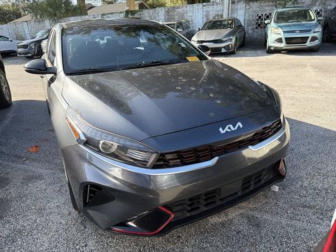 Used 2022 Kia Forte GT-Line w/ GT-Line Premium Package FWD image 2
