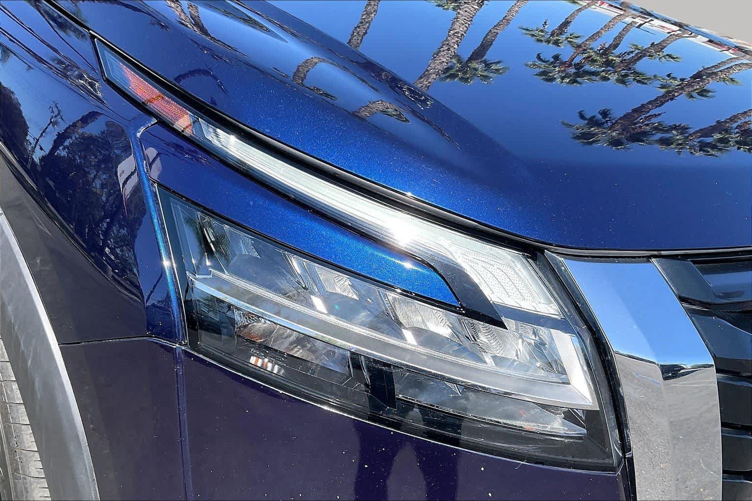 Used 2022 Nissan Pathfinder SV FWD image 27