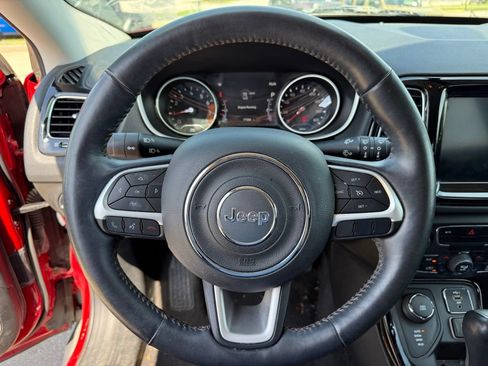Used 2019 Jeep Compass Limited AWD/4WD image 14