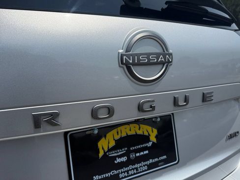 Used 2024 Nissan Rogue S AWD/4WD image 17