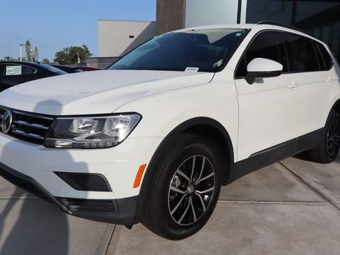 Used 2021 Volkswagen Tiguan SE w/ Panoramic Sunroof Package FWD image 8